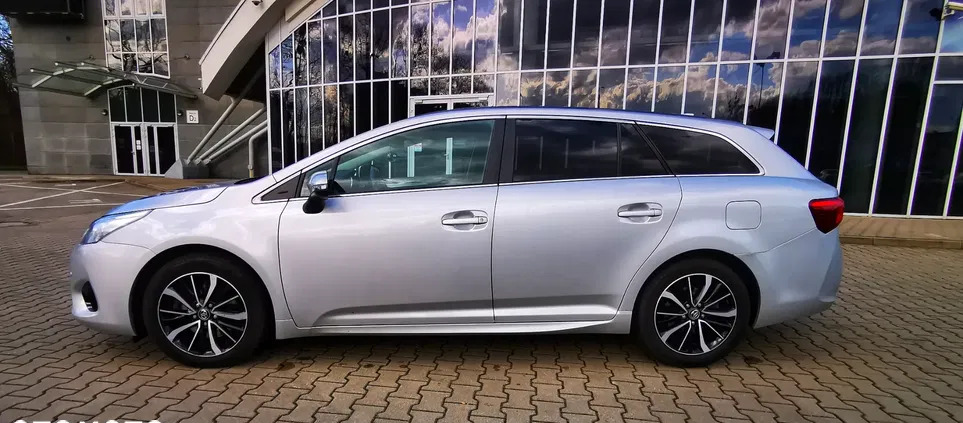 toyota avensis Toyota Avensis cena 65000 przebieg: 132000, rok produkcji 2018 z Mińsk Mazowiecki